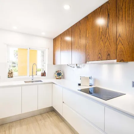 Riu - Close To Bars Shops And Restaurants 펜션