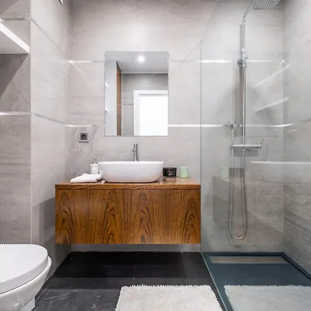 Riu - Close To Bars Shops And Restaurants אלבופיירה