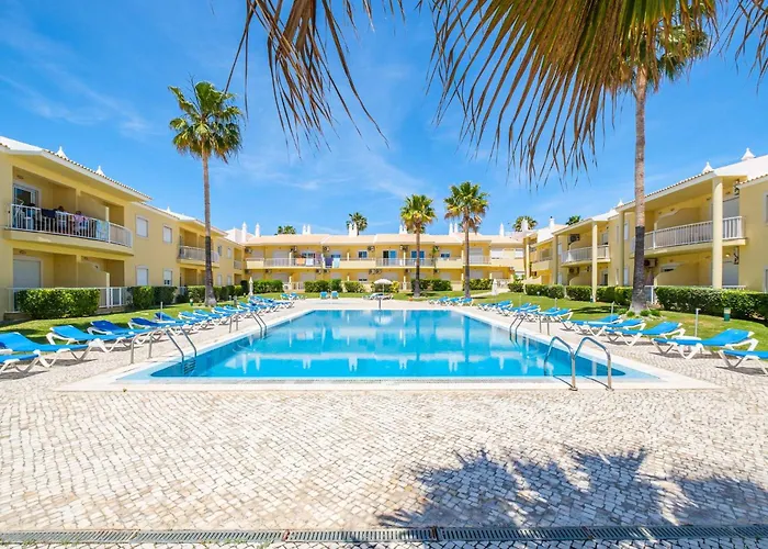 Riu - Close To Bars Shops And Restaurants *