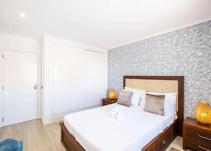 Riu - Close To Bars Shops And Restaurants