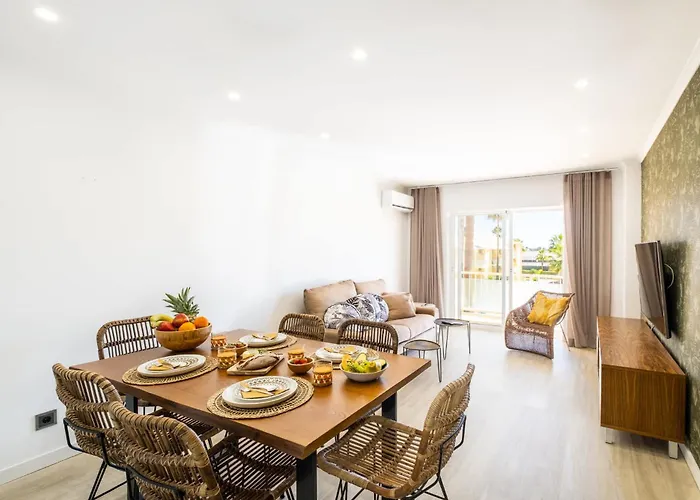 Riu - Close To Bars Shops And Restaurants Apartment *