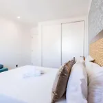 Riu - Close To Bars Shops And Restaurants *