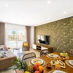 Riu - Close To Bars Shops And Restaurants 公寓 *