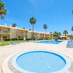 Riu - Close To Bars Shops And Restaurants