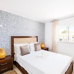 Riu - Close To Bars Shops And Restaurants 公寓 *