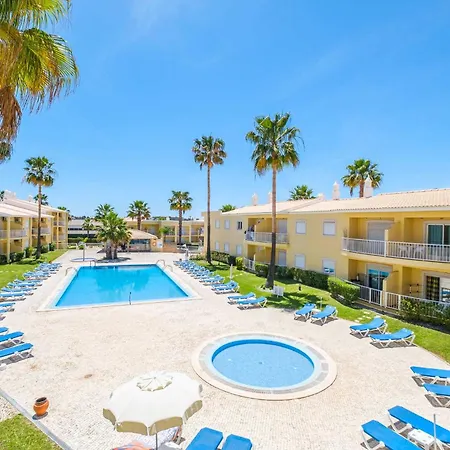 Riu - Close To Bars Shops And Restaurants 阿尔布费拉