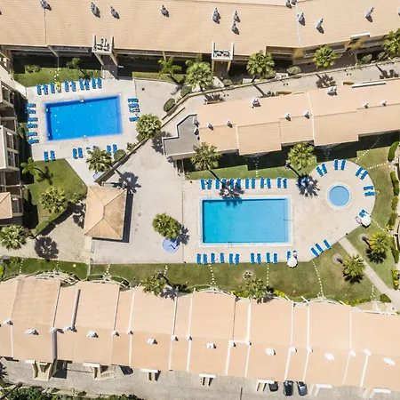 Riu - Close To Bars Shops And Restaurants 阿尔布费拉